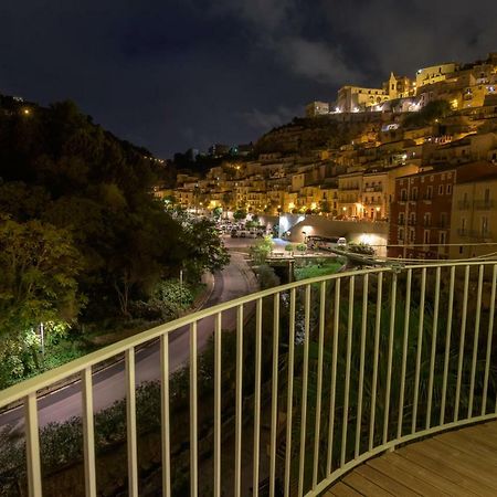 Ibla Rosso Lacca Apartment Ragusa Ngoại thất bức ảnh