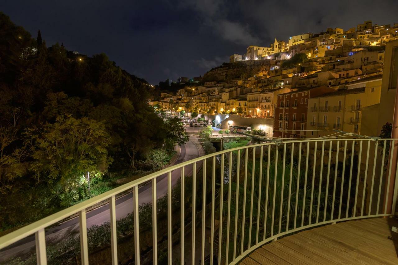 Ibla Rosso Lacca Apartment Ragusa Ngoại thất bức ảnh